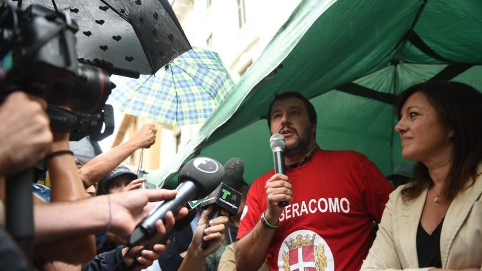 Salvini a Como ha visitato la stazione Salvini a Como ha visitato la stazione