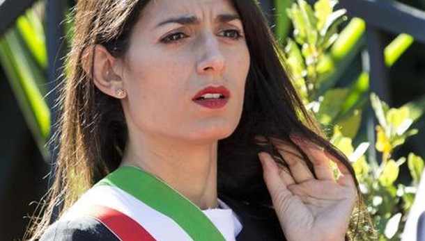 Unioni Civili: Raggi unisce prima coppia