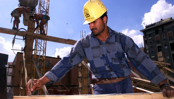 Lavoro: saldo contratti stabili -83%