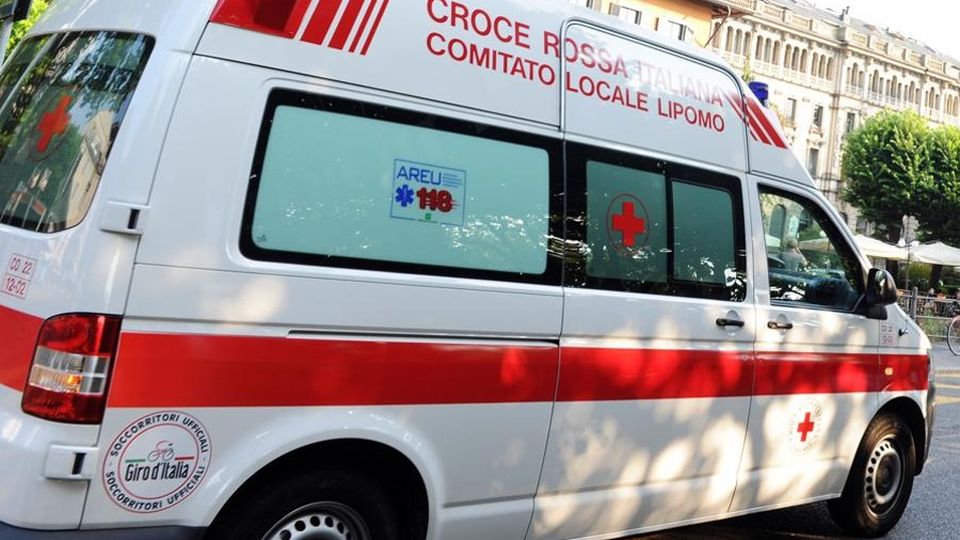 Incidente in via Carloni, cinque feriti e traffico nel caos Incidente in via Carloni, cinque feriti e traffico nel caos