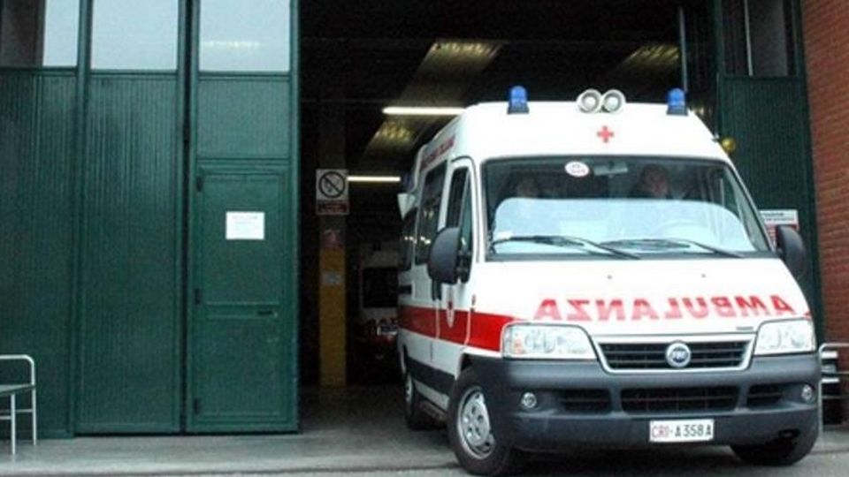 Locate, cade colpito da infarto Muore autista di un camion Locate, cade colpito da infarto Muore autista di un camion
