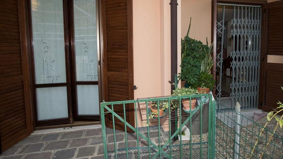 Torna la banda del flessibile Svaligiata la villetta del poeta Torna la banda del flessibile Svaligiata la villetta del poeta