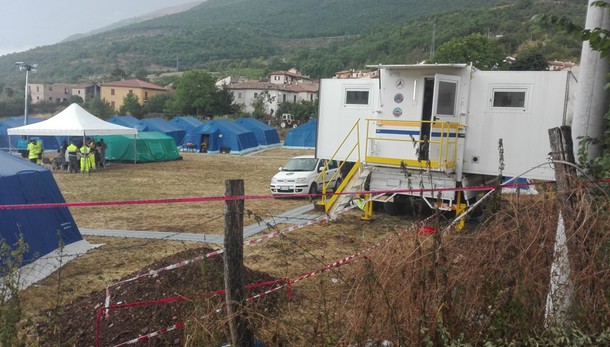 A Norcia via da tende in qualche giorno