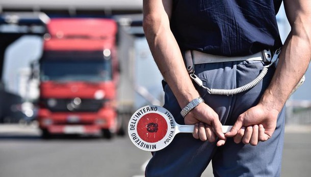 Estate: Polizia,500 mila contravvenzioni