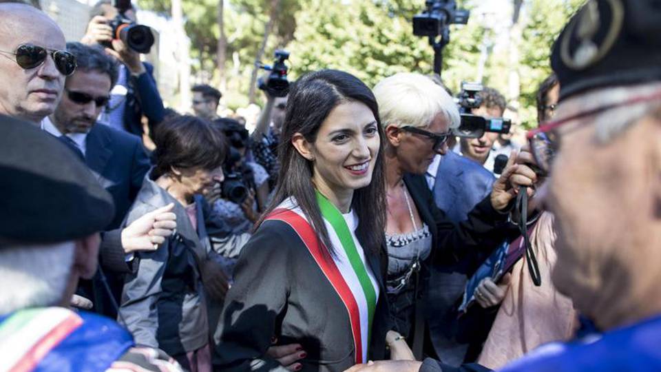 Il 17/9 Raggi celebra unione civile gay Il 17/9 Raggi celebra unione civile gay