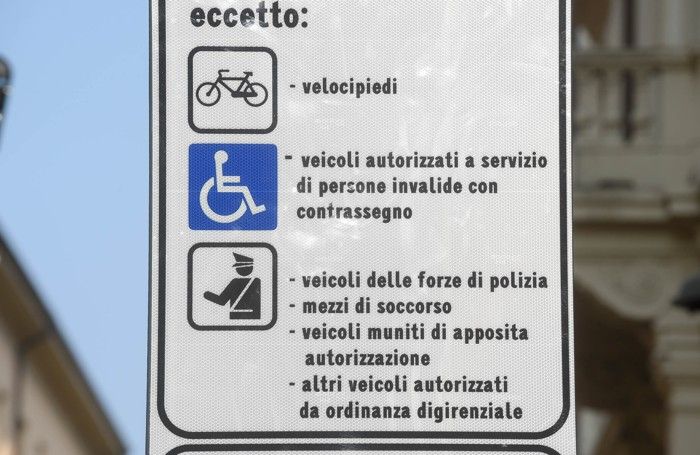 Nell’ultima riga il secondo errore: “digirenziale”