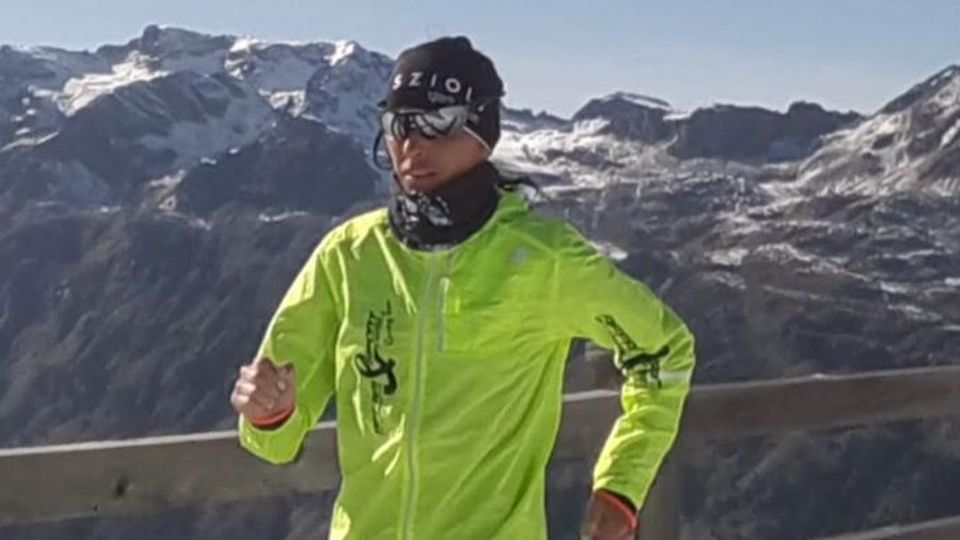Iozzia giù dalla montagna Maratona di Francoforte Iozzia giù dalla montagna Maratona di Francoforte