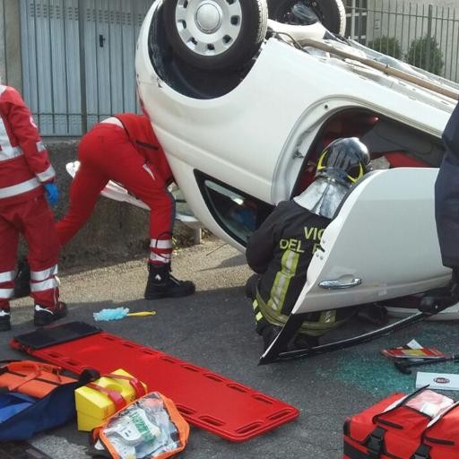 Si ribalta con l’auto Ferita donna a Lipomo - Cronaca