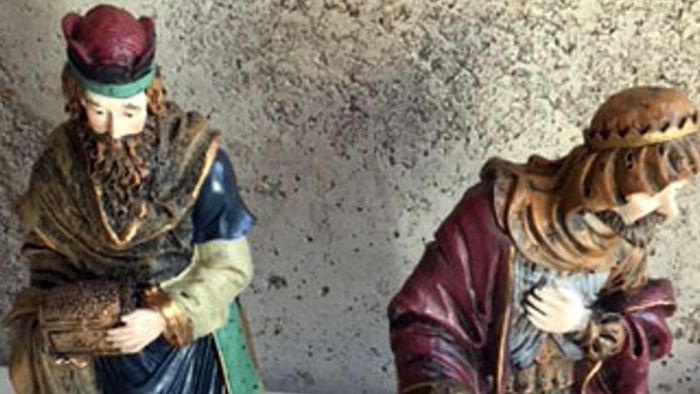 Ruba i Re Magi dal presepe Poi si pente e li restituisce - Cronaca