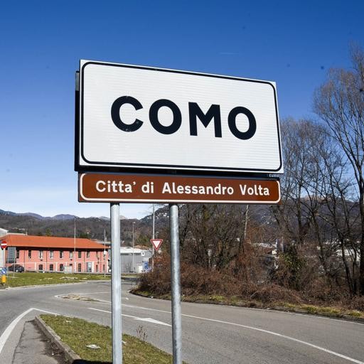 Como, i cartelli con Volta «Così sono sbagliati» Ma seguono ...