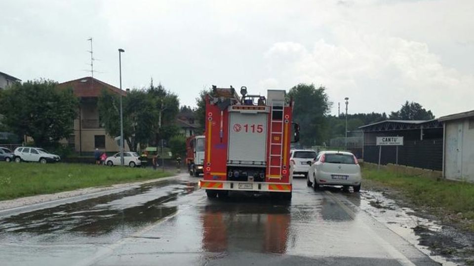 Allagamenti a Vighizzolo Vetture sott’acqua Allagamenti a Vighizzolo Vetture sott’acqua