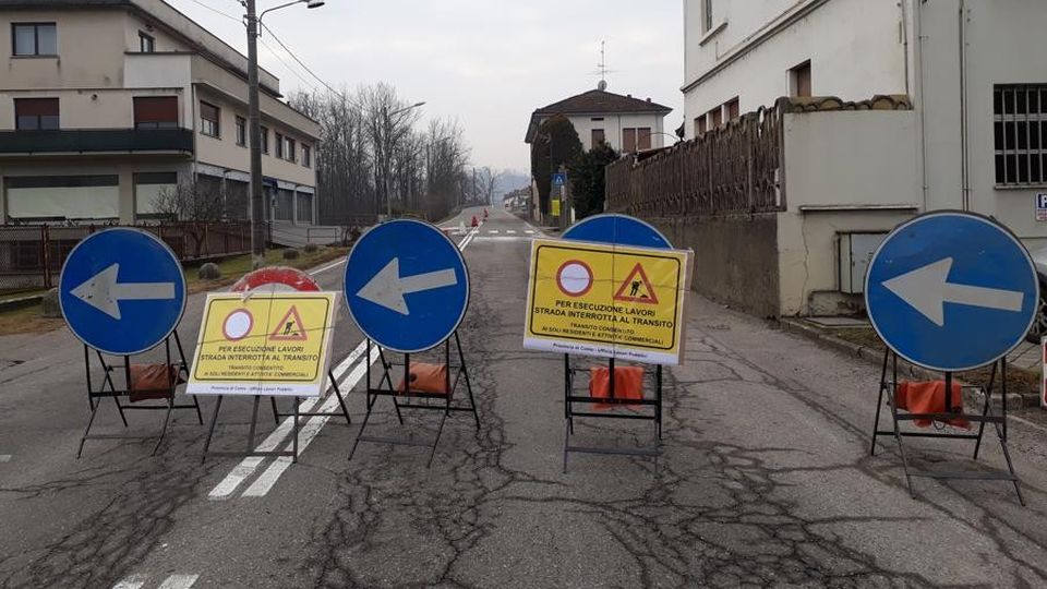 Chiuso il ponte di Asnago Aumenta il traffico a Cantù Chiuso il ponte di Asnago Aumenta il traffico a Cantù