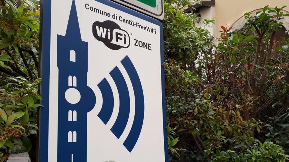 Cantù fa un passo nel futuro Wi-Fi gratis e senza limiti in centro Cantù fa un passo nel futuro Wi-Fi gratis e senza limiti in centro