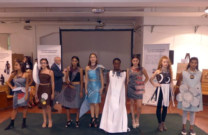 Alcune modelle-studentesse in posa
