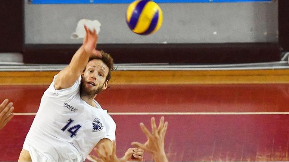 Cantù regola Cisano Bergamasco Di buon auspicio per il campionato Cantù regola Cisano Bergamasco Di buon auspicio per il campionato