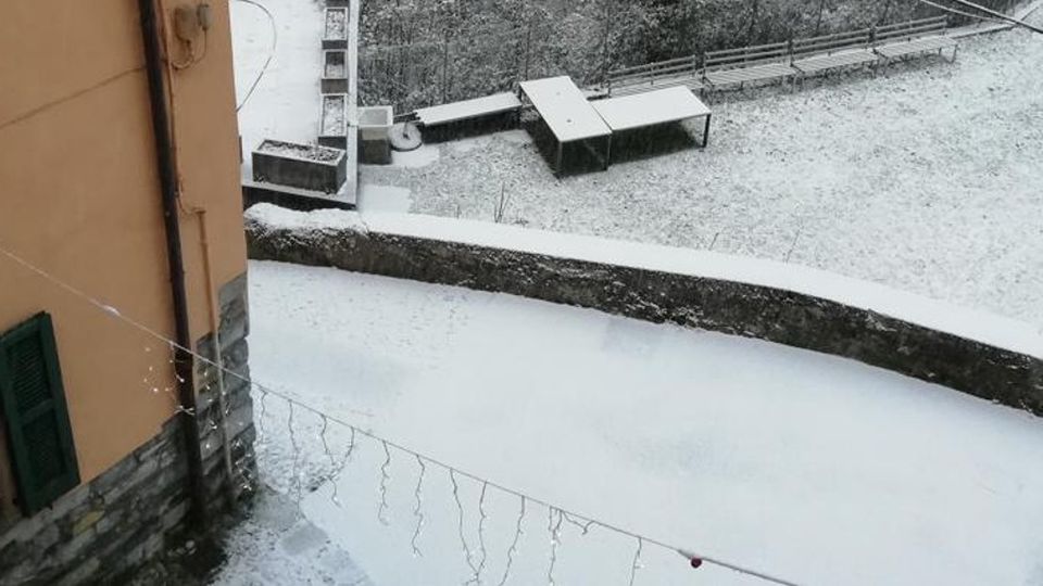 Arriva la prima neve In Valle d’Intelvi già alta Arriva la prima neve In Valle d’Intelvi già alta