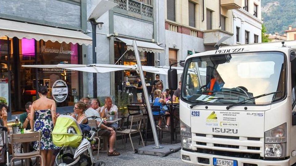 Como: sperimentazione terminata Definitivi i nuovi orari della raccolta rifiuti Como: sperimentazione terminata Definitivi i nuovi orari della raccolta rifiuti