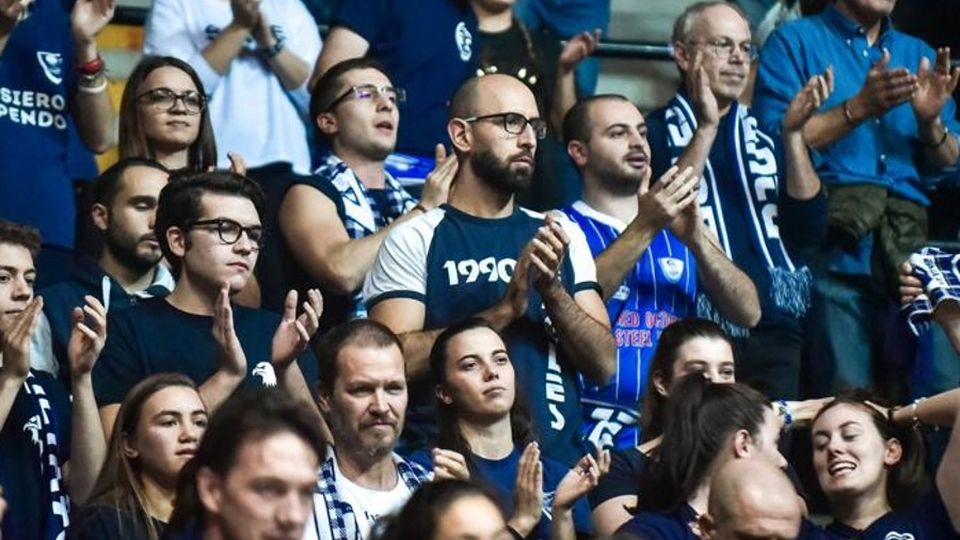Derby di Natale Varese vietato ai tifosi canturini Derby di Natale Varese vietato ai tifosi canturini