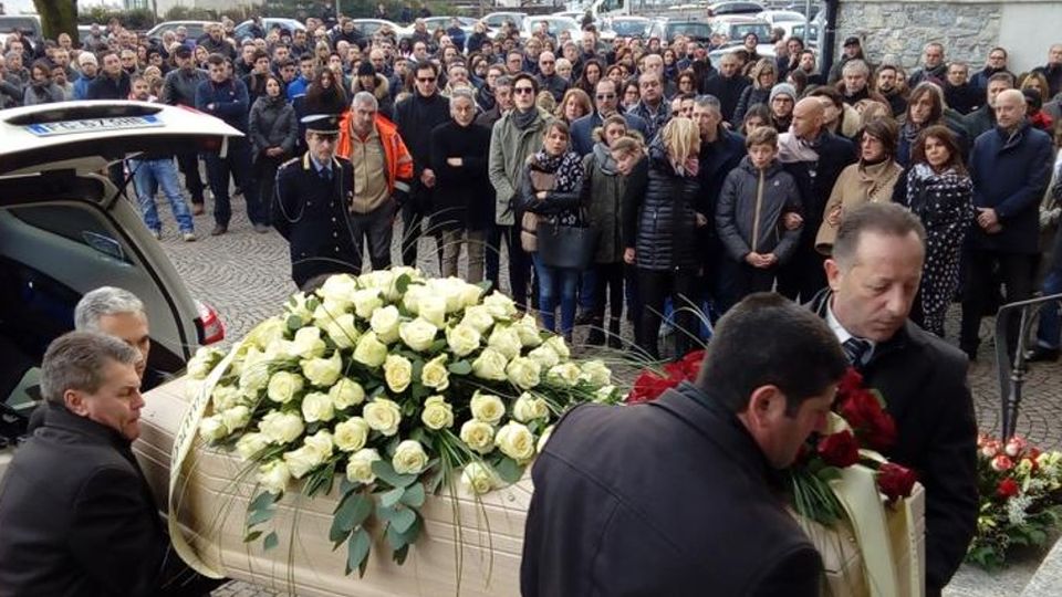 Morto nell’incidente sulla Statale Argegno dà l’addio ad Andrea Morto nell’incidente sulla Statale Argegno dà l’addio ad Andrea