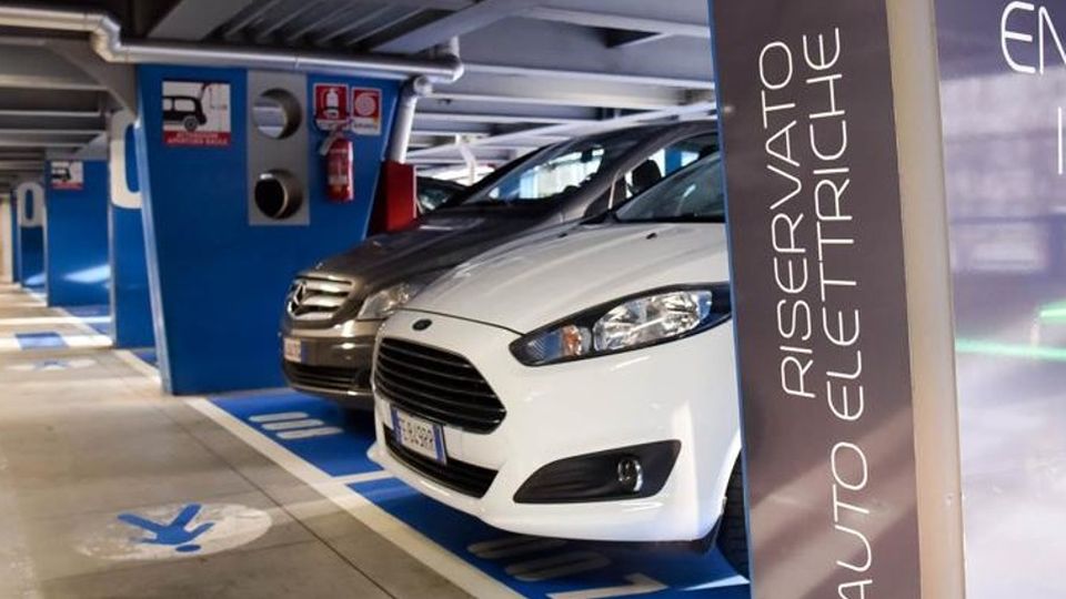 Ecotassa, non solo sulle auto di lusso Comaschi stangati Ecotassa, non solo sulle auto di lusso Comaschi stangati