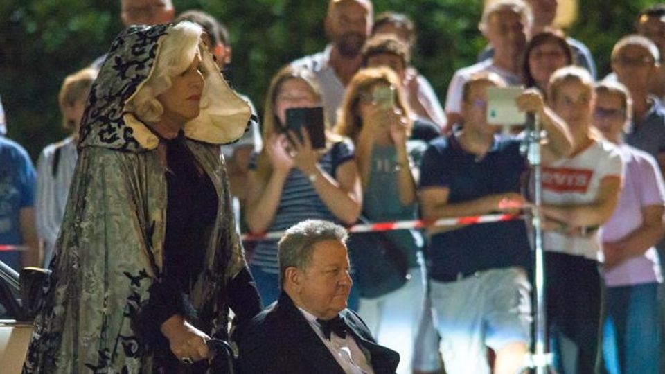Il cinepanettone con Boldi e De Sica Trailer con le scene girate in città Il cinepanettone con Boldi e De Sica Trailer con le scene girate in città