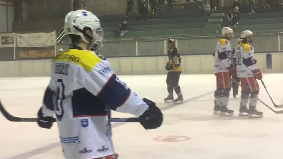 Bella vittoria di Como Punti per la salvezza Bella vittoria di Como Punti per la salvezza