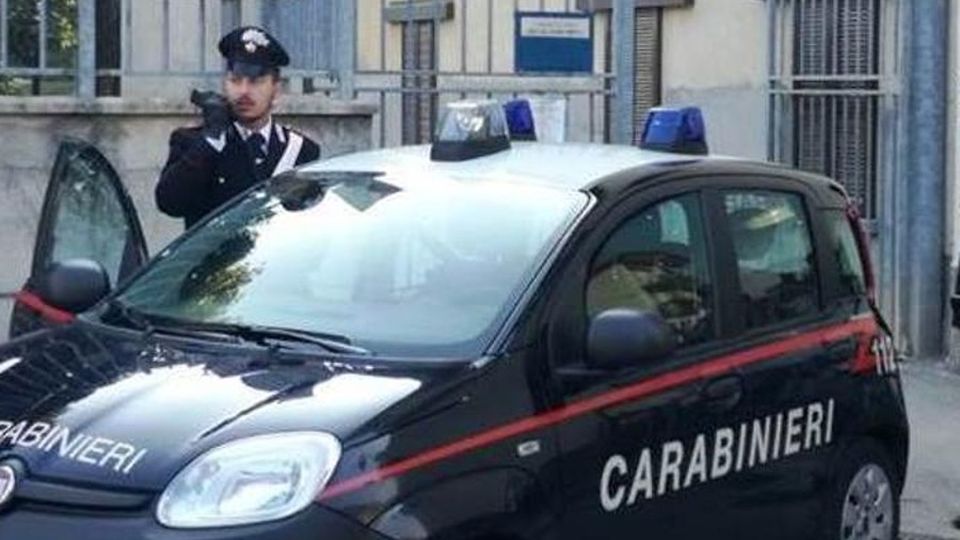 Spaccio nel parco del Lura Arrestato con un etto di hashish Spaccio nel parco del Lura Arrestato con un etto di hashish