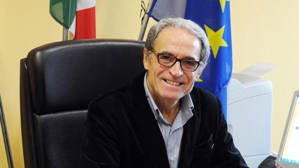 Malore al bar del liceo Giovio Ricoverato il preside Caggiano Malore al bar del liceo Giovio Ricoverato il preside Caggiano