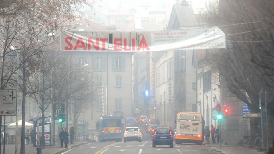 Smog Como, aria inquinata un giorno su tre Smog Como, aria inquinata un giorno su tre
