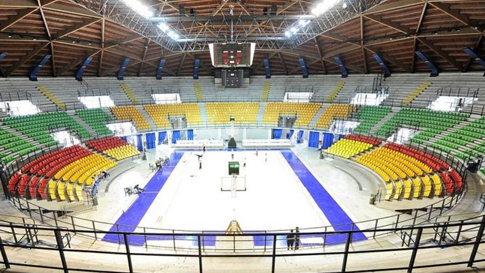 Una iniziativa benefica della Pallacanestro Cantù Una iniziativa benefica della Pallacanestro Cantù