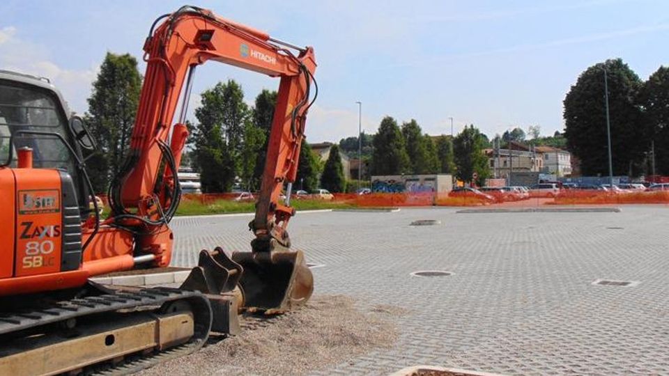 Carimate, altri 70 posti in stazione E la strada la progettano le ferrovie Carimate, altri 70 posti in stazione E la strada la progettano le ferrovie