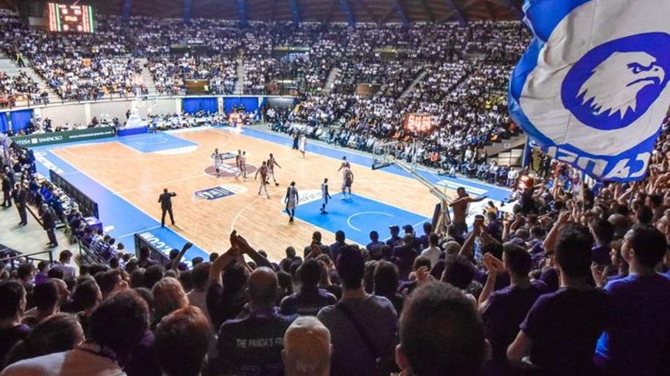 A Desio domani si va in bianco Ma soltanto sugli spalti... A Desio domani si va in bianco Ma soltanto sugli spalti...