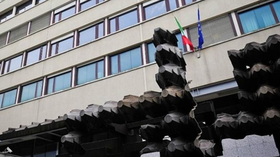 Fenegrò: vigili accusati di concussione Tornano liberi dopo tre mesi Fenegrò: vigili accusati di concussione Tornano liberi dopo tre mesi