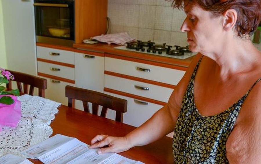 Bolletta record da 4.833 euro «Come la pago?» - Cronaca, Como