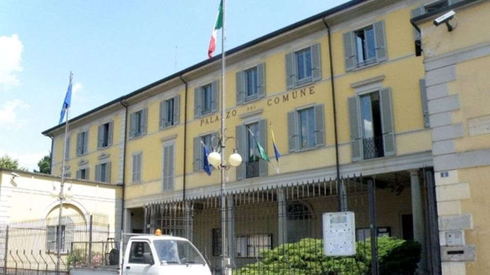 Falsi addetti comunali al citofono «Non dovete farli entrare in casa» Falsi addetti comunali al citofono «Non dovete farli entrare in casa»