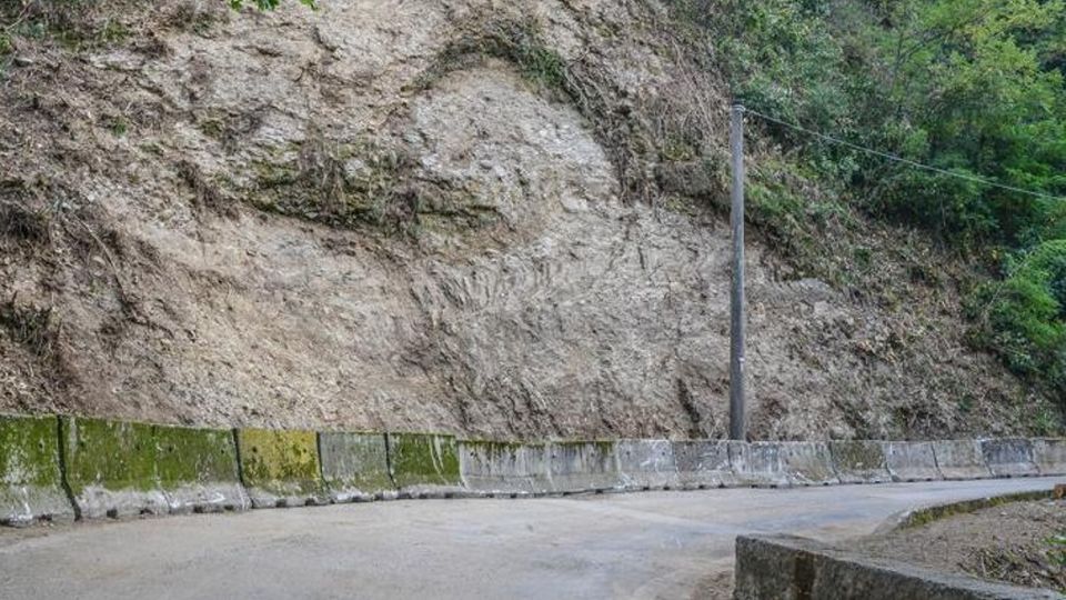 Valfresca, la strada resta chiusa A rischio il Giro di Lombardia Valfresca, la strada resta chiusa A rischio il Giro di Lombardia