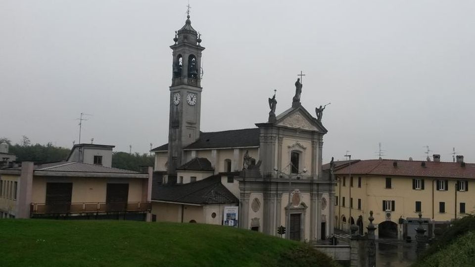 A Lurago «La chiesa va a fuoco» Effetto ottico fa arrivare i pompieri A Lurago «La chiesa va a fuoco» Effetto ottico fa arrivare i pompieri