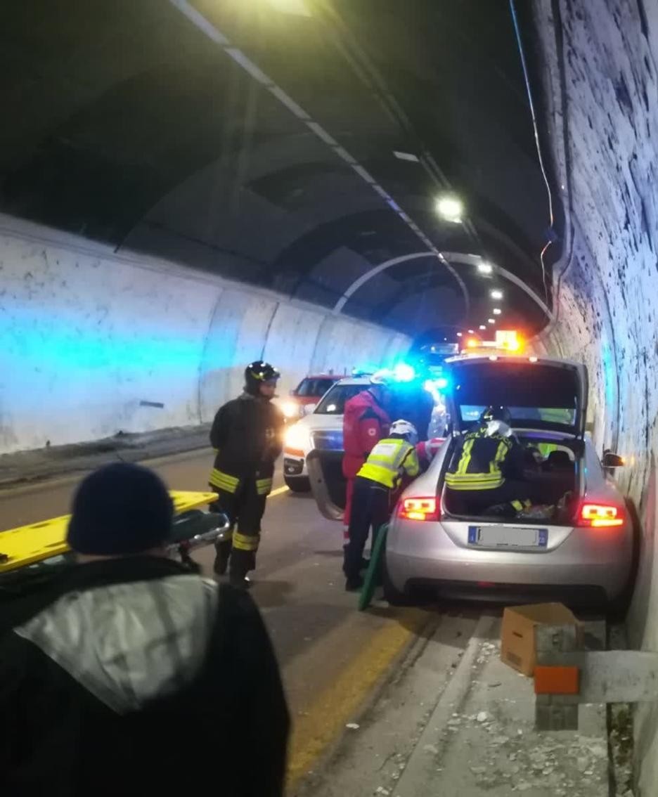 Un’altra immagine dei soccorsi