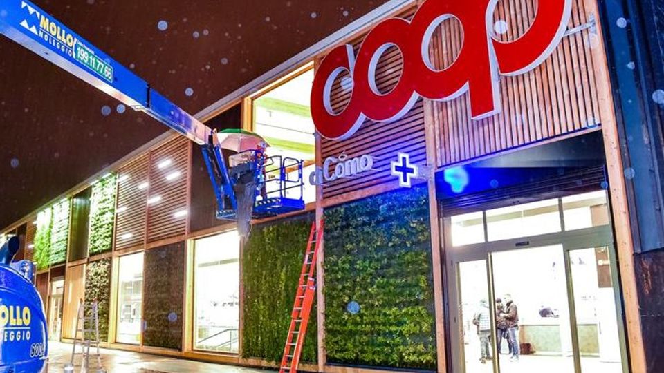 Rebbio, ecco la nuova Coop Legno, vetro, acciaio e il bosco verticale Rebbio, ecco la nuova Coop Legno, vetro, acciaio e il bosco verticale