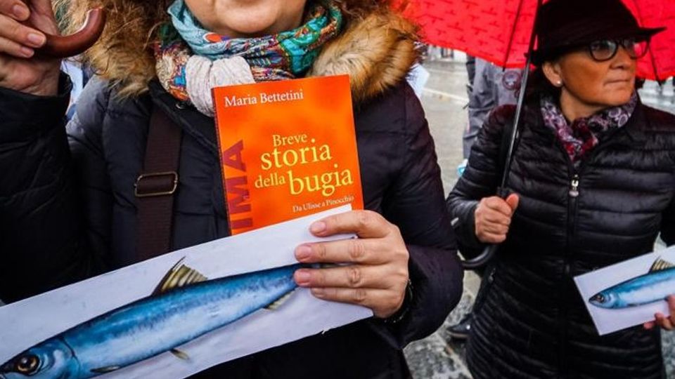 Le sardine, i partiti Brecht e Nenni Le sardine, i partiti Brecht e Nenni