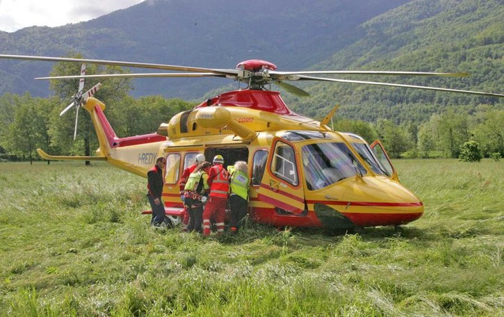 Peglio, scontro tra auto e moto Ferito soccorso con l’elicottero