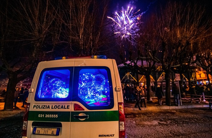 Como palloncini luminosi sequestrati ai cingalesi durante la notte di Capodanno