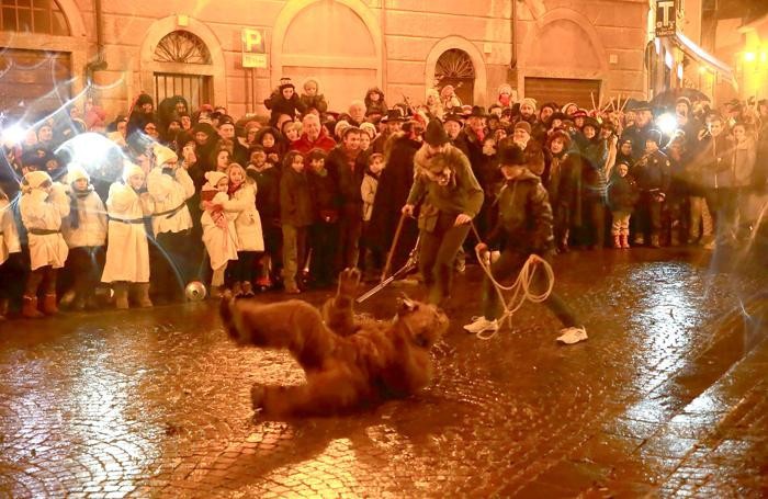Un momento del corteo per le vie del centro