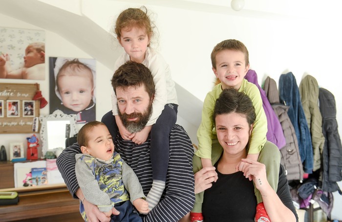 Matteo Jacchetti e Stefania Rotondo con i figli