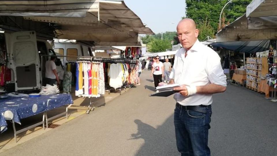 Bancarelle, la linea dura funziona A Mariano paga il 40% dei morosi Bancarelle, la linea dura funziona A Mariano paga il 40% dei morosi