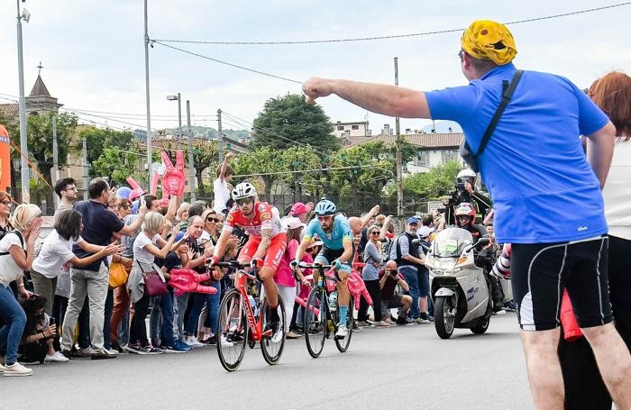 Como passaggio del giro d'Italia, piazza del Popolo