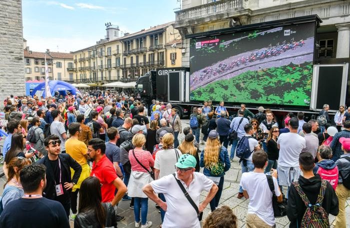 Como folla e manifestazioni collaterali al giro d'italia