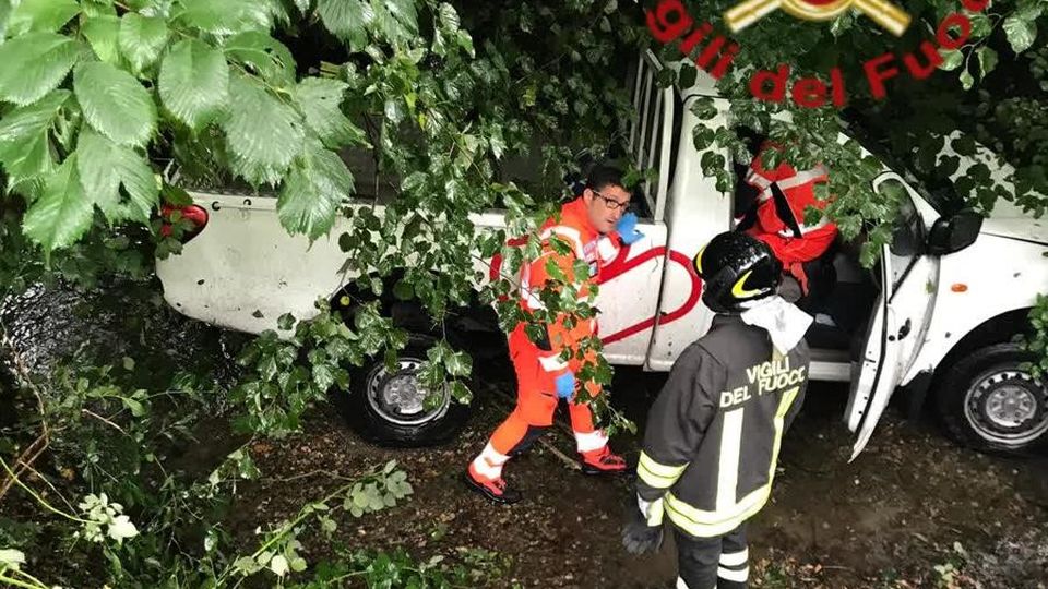 Porlezza, con il furgone nel torrente Paura per un uomo di 54 anni Porlezza, con il furgone nel torrente Paura per un uomo di 54 anni