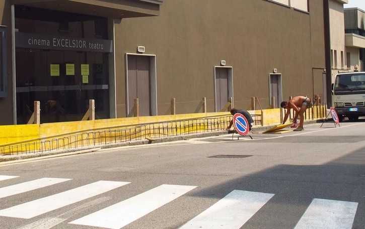 Erba, lavori in centro da bollino rosso