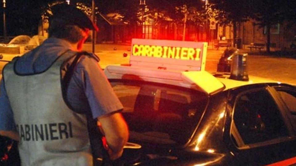 Como: guidava al limite del coma etilico: via la patente Como: guidava al limite del coma etilico: via la patente